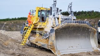 New Komatsu D475A Dozer [upl. by Nylirret227]