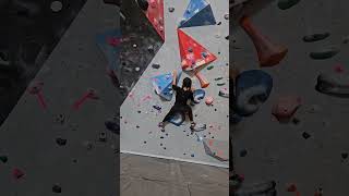 overhang v5 boulderingboulderingdayrockclimbingvideosindoorrockclimbing climbing [upl. by Sirenay384]