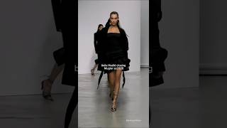 Gigi Hadid opening Mugler ss 2017 vs Bella Hadid closing Mugler ss2020 gigihadid bellahadid short [upl. by Yelda]