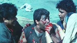 Dharmendra sacrifice his life  Hum Se Na Takrana  Action Scene 1414 [upl. by Eerot]