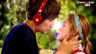 Its Okay Thats Love  Lee Kwang Soo and Lee Sung Kyung Kissing Scene [upl. by Lachman216]