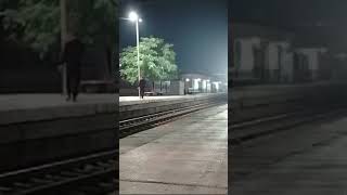 قطار 3020 كنس محطة ايتاي البارودي بسرعتو الرهيبةtrain قطاراتالديزل اكسبلور automobile railway [upl. by Wald900]