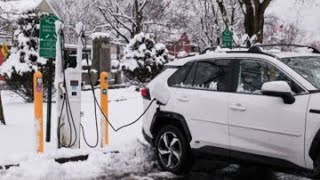 加拿大推電動車 分析維修費高昂或漲保費 維修費用 保險費用 電動車保費 新唐人电视台 [upl. by Feldt]