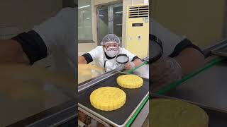 Happy Workers Make Delicious MooncakessShorts Mooncake China Chinesefood Satisfying [upl. by Anahcra]