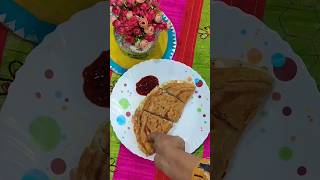 sahi baat hai 👍🏻 paratha recipe 🫶🏻 shortsfeed food cheesy foodclips youtubecheesey foodshorts [upl. by Farrell632]