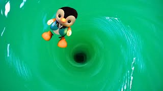 Whirlpool and PENGUIN WHIRLPOOL WHIRLPOOLS VORTEX Water Vortex Whirlpool Video Toy PENGUIN [upl. by Orest]