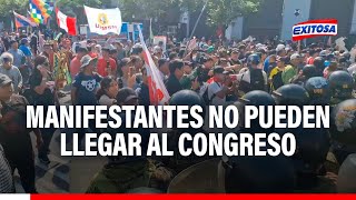 🔴🔵Manifestantes no pueden llegar al Congreso debido al cordón policial [upl. by Aknayirp]