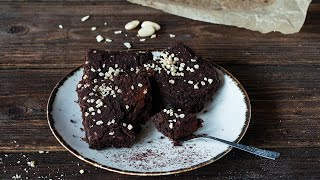 Low Carb Brownies mit Kidneybohnen  XXXLecker [upl. by Eneladgam200]