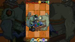 Parkour Gargantuar Vs Radiated Gargantuar  Plants Vs Zombies 2 [upl. by Htur]