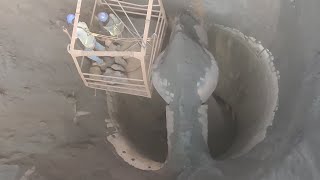 HOPPER CLEANING OF KOBELCO GYRATORY CONE CRUSHER 4 SCHEDULED MAINTENANCE OF RING SEALING [upl. by Raycher227]