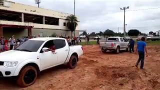 TOYOTA HILUX VS MITSUBISHI L200 [upl. by Aicre]