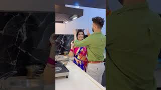 Kitchen ki queen hu mein🙈 shorts ytshorts couplegoals khwahishgal [upl. by Dnob]