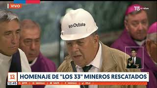 Homenaje de quotLos 33quot mineros rescatados a expresidente Piñera [upl. by Rickard885]