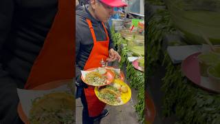 Así los tacos surtidos en puesto callejero de la CDMX tacos surtidos foodie viral parati [upl. by Ahsrav]