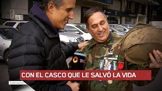 Un veterano de Malvinas desfiló con el casco que le salvó la vida [upl. by Yelraf267]