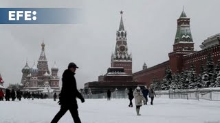 Nevada récord cubre a Moscú con un manto de medio metro de nieve [upl. by Johansen]