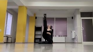 Dangerous Woman  UNA RIN Dance Practice [upl. by Narad988]