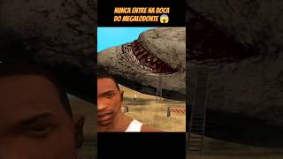 NUNCA ENTRE NA BOCA DO MEGALODONTE 😱 shorts games gtasanandreas [upl. by Broeker]