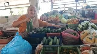 JIMMY YAP SINGAPORE  BRUNEIS PASAR GADONG WET MARKET 14AUG 2024 SEAFOOD  MEATS TO VEGETABLES [upl. by Xonel576]