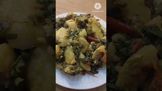 Aloo aur palak ki sabzi  shortvideo shorts foodie food cooking [upl. by Morena]