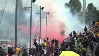 FSV FrankfurtDynamo Dresden 11 Pyro und Platzsturm [upl. by Akeinahs118]