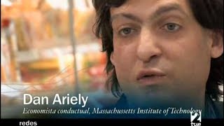 quotSomos predeciblemente irracionalesquot Dan Ariely Entrevista de Eduard Punset [upl. by Torruella]