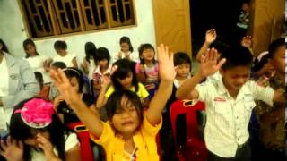 Children who are worshiping amp praying [upl. by Auburta]