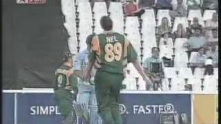 Sachin Tendulkar 101 vs SA Johannesburg 2001 [upl. by Laurin]