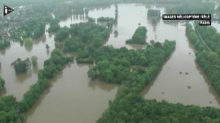 Les inondations à Paris vues depuis lhélicoptère iTÉLÉ [upl. by Markos436]