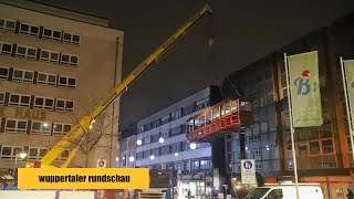 Eine Schwebebahn auf Abwegen – mitten in der Fußgängerzone in WuppertalBarmen [upl. by Akkina965]