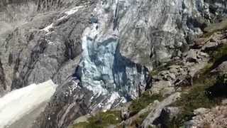 Chute importante de séracs au glacier dArgentière le 14072015 [upl. by Rehtnug170]