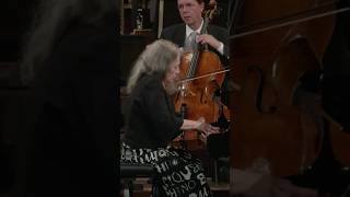 Martha Argerich masters Schumann Piano Concerto [upl. by Gile]