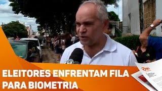 Eleitores enfrentam fila para biometria  TV SOROCABASBT [upl. by Anekahs]