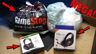 HUGE BEST MEGA DUMPSTER DIVE Gamestop Dumpster Dive Night 698 [upl. by Gerardo]