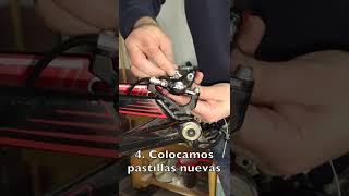 Cambio de pastillas frenos Shimano XT [upl. by Naelopan]