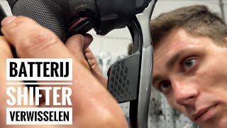 Zo kun je de batterij verwisselen van je SHIFTER SRAM eTap AXS Red  Force  Rival [upl. by Kiker]