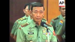 Panglima TNI Wiranto Memperhentikan Danjen Kopassus Prabowo Subianto [upl. by Peggir]