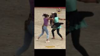 ROXANA CABRERA vs LIDIA GUZMÁN Takanakuy Arequipa cancha Qorilazo takanakuy chumbivilcas huaylia [upl. by Nhoj983]