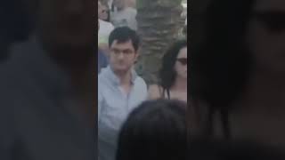 Ignacio Garriga Vox se encara violentamente con protestantes durante su mitin en Badalona [upl. by Adlesirc]