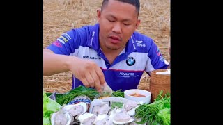 Big oysters with sauce sashimi [upl. by Mukund718]