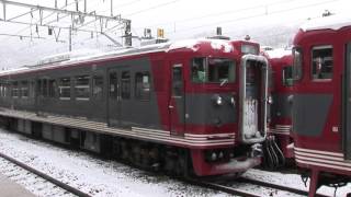 【しなの鉄道 115系電車】しなの鉄道 戸倉駅にて HDV 114 [upl. by Nahallac]