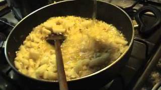 Risotto con pere noci e gorgonzola [upl. by Aryek]