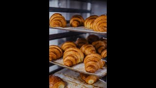 Les croissants de nos boulangers [upl. by Sanalda]