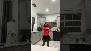 Dont mind my mind m sister twins dance dancechallenge halloween [upl. by Dearr562]