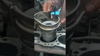 HINO EURO PISTON FITTING dieselengine mecanic truck repair hino viralvideo workshop [upl. by Merilyn]