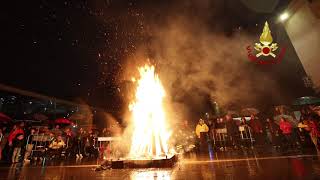 Befana Piazza dellIsolotto Vigili del Fuoco 2024 [upl. by Yrneh919]