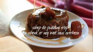 Sticky toffee pudding met warme toffeesaus [upl. by Tabber]