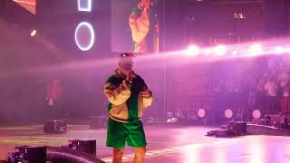 Bad Bunny cantando callaita en vivo FULL HD Miami Viva Latino [upl. by Eilraep]