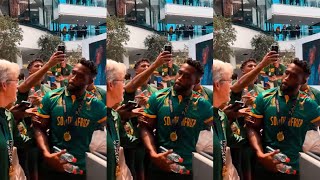 Springboks Siya Kolisi shows off his dancing skills to Zakes Batwini’s “osama “in a hilarious video [upl. by Jenesia]