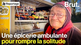 En Bretagne il va à la rencontre des personnes âgées avec Poupette son camionépicerie [upl. by Nabroc]